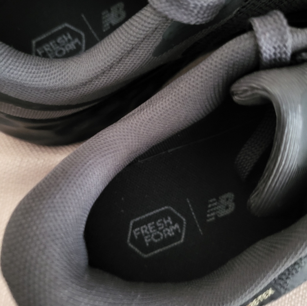 Womem's New Balance Fresh Foam Arishi v4 GORE-TEX Shoes - Picture 14 of 15